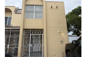 3860 W 11th Ln, Hialeah