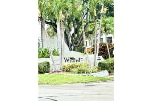 1705 Whitehall Dr 106, Davie