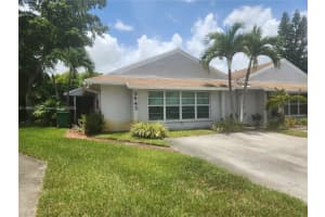 8643 Bridle Path Ct 8643, Davie