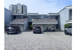 324 Poinciana Dr 906, Sunny Isles Beach