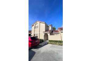 6169 Nw 170th Ter, Hialeah