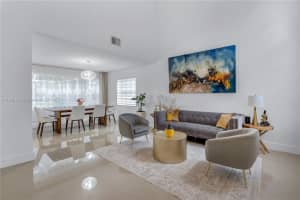 1204 Bayview Cir, Weston, FL 33326 - MLS#A11840164
