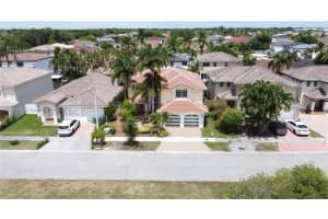 9057 Sw 157th Path, Miami