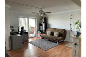 450 W Palm Cir W 307, Pembroke Pines