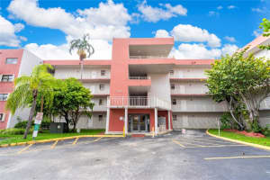 8425 Nw 8th St 304, Miami