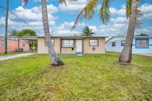 451 SW 28th Ave, Fort Lauderdale, FL 33312, - MLS#A11840388