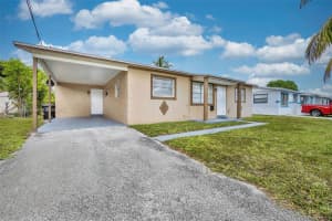451 SW 28th Ave, Fort Lauderdale, FL 33312, - MLS#A11840388