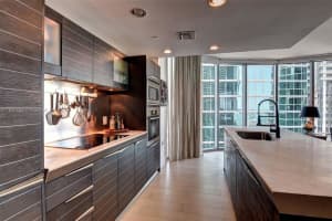 Epic Tower, 200 Biscayne Blvd Way, Miami, FL 33131, Sold 09/03/25