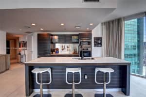 Epic Tower, 200 Biscayne Blvd Way, Miami, FL 33131, Sold 09/03/25