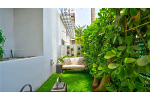 545 SW 11th St Apartment 105, Miami, FL 33129, - MLS#A11840430