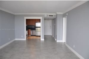 13499 Biscayne Blvd 1011, North Miami