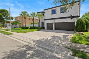 1064 SW 159th Ln, Pembroke Pines, FL 33027 - MLS#A11840528
