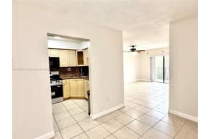 5765 W 25th Ct APT 402, Hialeah, FL 33016, - MLS#A11840542
