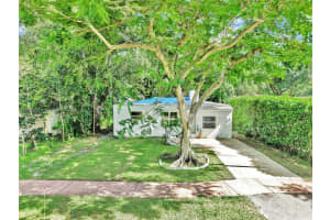 370 Ne 87th St El Portal, FL 33138 - MLS#A11840543