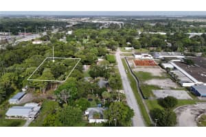 1 Tennessee Ave Fort Pierce, FL 34947 - MLS#A11840647