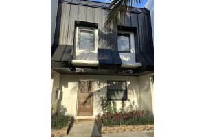 5555 Ludlam Rd 26, South Miami