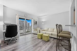 50 Menores Ave 812, Coral Gables
