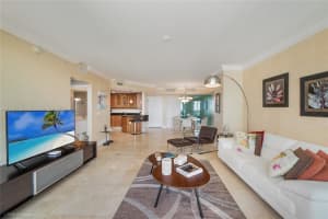 19400 Turnberry Way 922, Aventura
