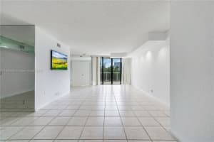 20281 E Country Club Dr APT 405, Aventura, FL 33180, - MLS#A11840829