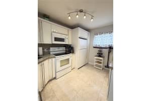 11 Olive Dr, Hialeah, FL 33010, Sold 09/03/25