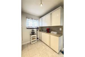 11 Olive Dr, Hialeah, FL 33010, Sold 09/03/25