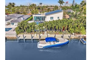 307 Holiday Dr, Hallandale Beach