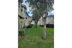 2524 Se 16 Rd 101, Homestead