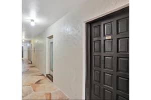 6001 N Falls Cir Dr 107, Lauderhill