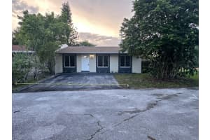 2869 Nw 197th Ter, Miami Gardens