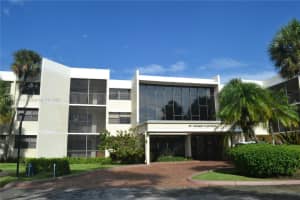 491 Racquet Club Rd 302, Weston