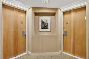 20185 E Country Club Dr 1406/1405, Aventura
