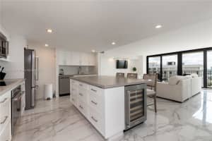 1450 Brickell Bay Dr APT 1707, Miami, FL 33131, - MLS#A11841083