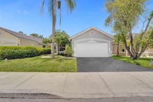 2702 Arborwood Rd, Davie