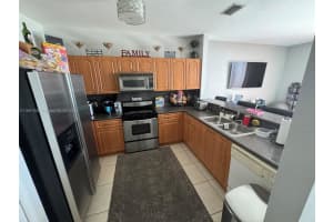 15795 Sw 42nd St 94, Miramar