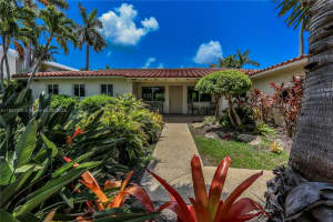 742 Harrison St, Hollywood, FL 33019, - MLS#A11841370