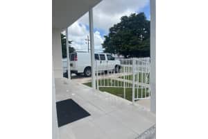2103 Nw 63rd St, Miami