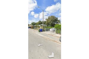 247 Nw 45th St Miami, FL 33127 Sold 08/29/25