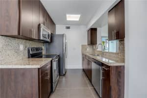 9749 Nw 48th Ter 319 Doral, FL 33178 - MLS#A11841570