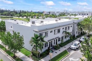6675 Nw 102nd Path, Doral