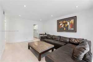 2180 Ne 67th St 728, Fort Lauderdale