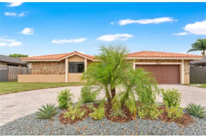 6281 Nw 201st St, Hialeah