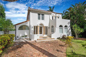 671 Ne 57th St, Miami