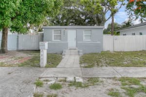 2051 Nw 152nd Ter, Miami Gardens