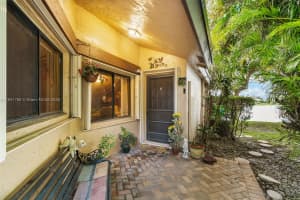 9535 NW 38th Pl, Sunrise, FL 33351, Sold 09/22/25