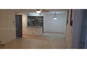 2796 S University Dr 2104, Davie