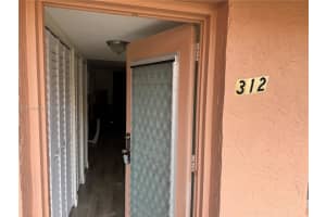 2841 Somerset Dr 312, Lauderdale Lakes