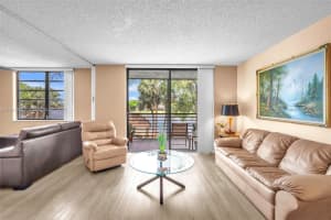 1101 Colony Point Cir 207, Pembroke Pines
