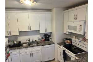 1121 NW 43rd St, Oakland Park, FL 33309 - MLS#A11841888