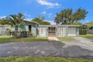 5421 Sw 94th Ave, Cooper City