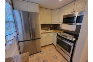 2903 Point East Drive K-210, Aventura